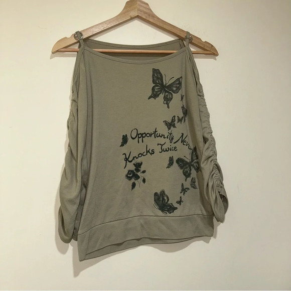 Women’s Y2K Miss Green O-Ring Long Sleeve Butterfly Graphic With Ruffle Sleeves - Picture 3 of 16